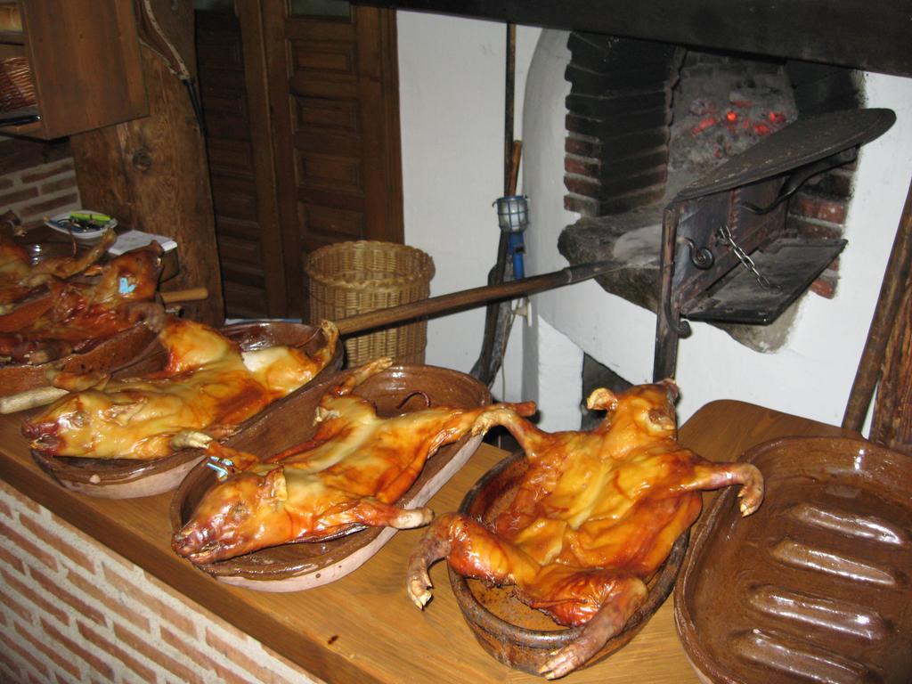 Posada El Zaguan Turégano Exteriör bild